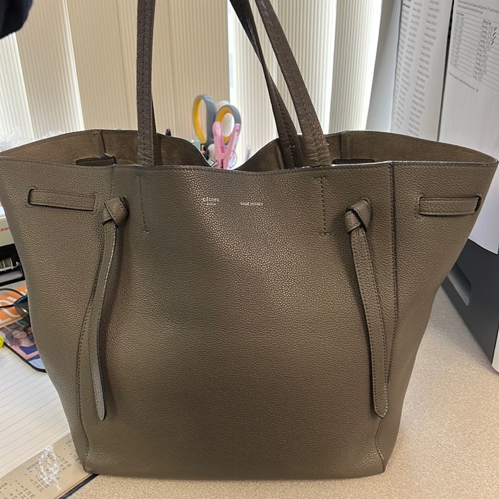 Authentic CELINE Medium Cabas Phantom in Gray (used)